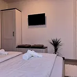 Szabo Vendeghaz 3*